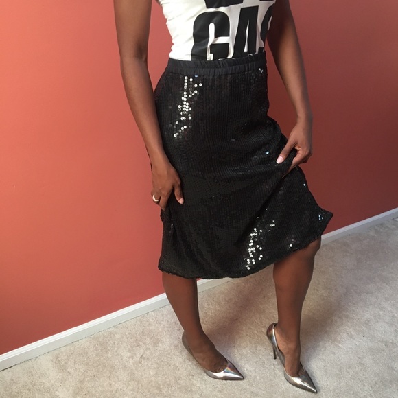 Vintage silk and sequin skirt. - Picture 2 of 5